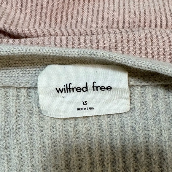 Aritzia Wilfred Free 100% merino wool Cardigan - Picture 3 of 5